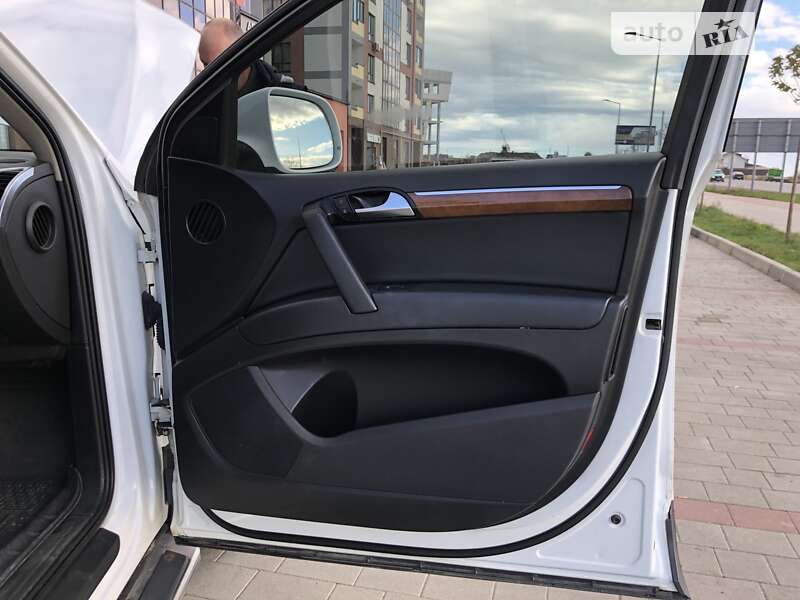 Внедорожник / Кроссовер Audi Q7 2010 в Тернополе