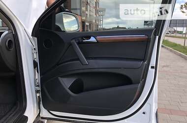 Внедорожник / Кроссовер Audi Q7 2010 в 