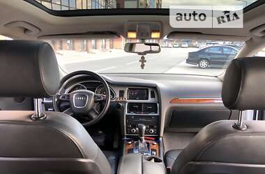 Внедорожник / Кроссовер Audi Q7 2010 в 