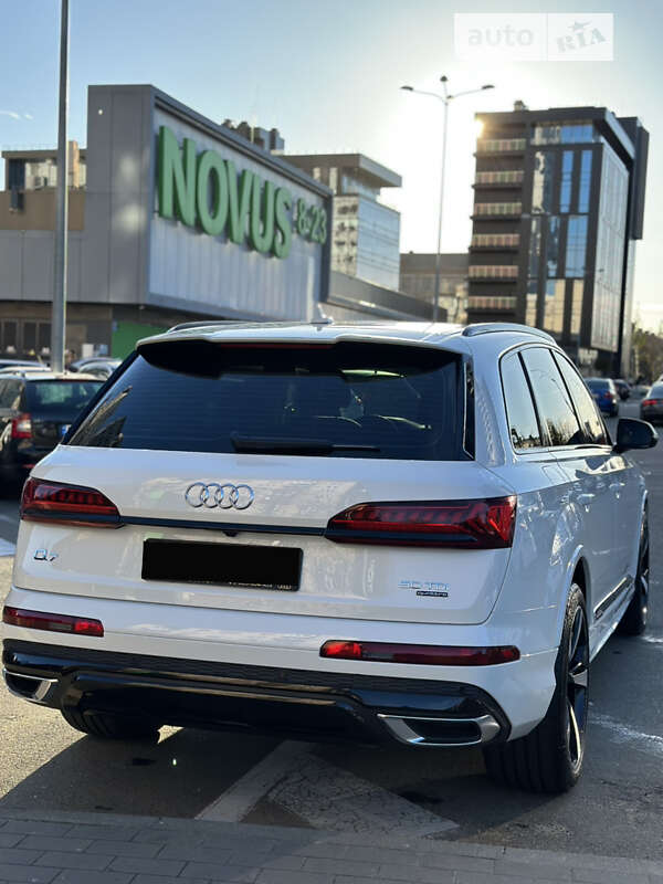Позашляховик / Кросовер Audi Q7 2023 в Києві