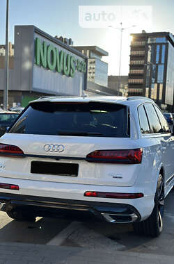 Внедорожник / Кроссовер Audi Q7 2023 в 