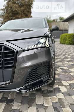 Внедорожник / Кроссовер Audi Q7 2019 в 