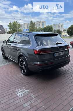 Внедорожник / Кроссовер Audi Q7 2019 в 