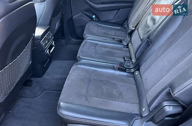 Внедорожник / Кроссовер Audi Q7 2016 в 
