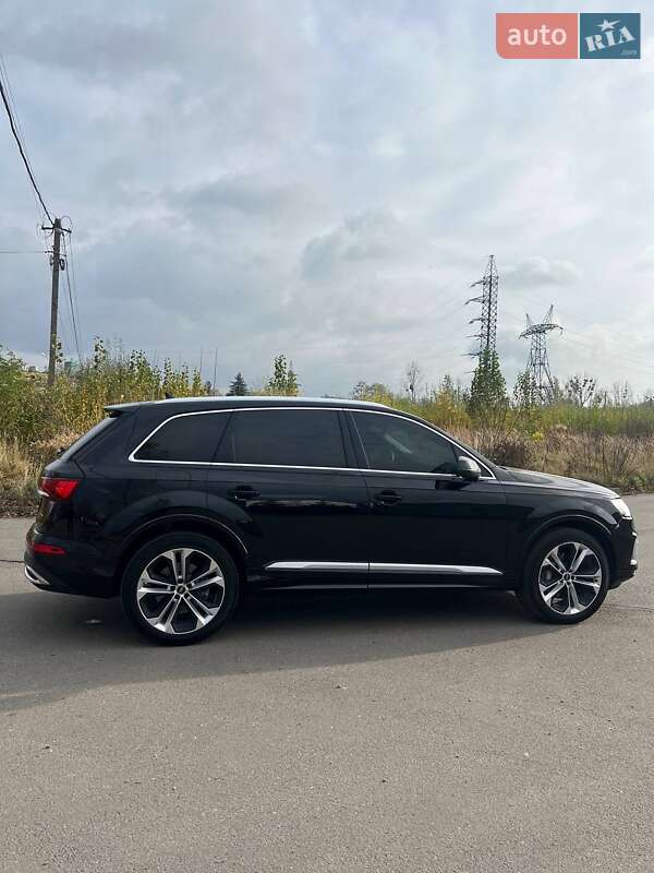 Внедорожник / Кроссовер Audi Q7 2021 в Львове