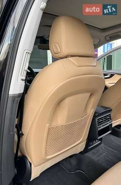 Внедорожник / Кроссовер Audi Q7 2021 в 