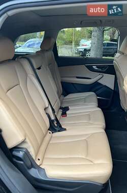 Внедорожник / Кроссовер Audi Q7 2021 в 