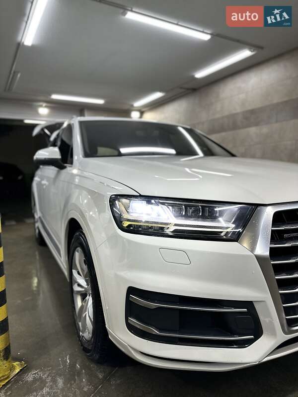 Внедорожник / Кроссовер Audi Q7 2015 в Одессе