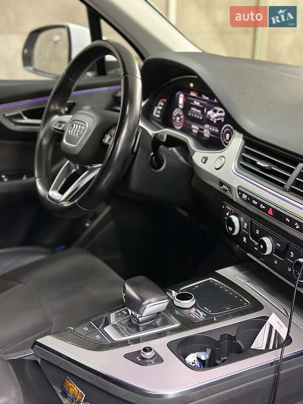 Внедорожник / Кроссовер Audi Q7 2015 в Одессе