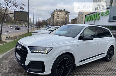 Внедорожник / Кроссовер Audi Q7 2021 в Киеве