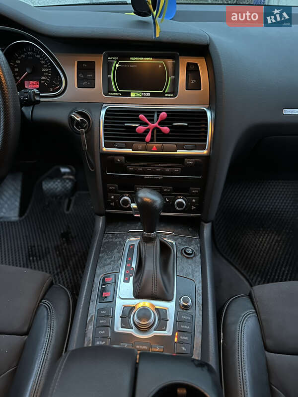 Позашляховик / Кросовер Audi Q7 2009 в Луцьку