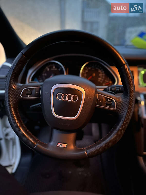 Позашляховик / Кросовер Audi Q7 2009 в Луцьку
