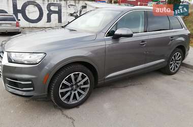 Внедорожник / Кроссовер Audi Q7 2016 в 