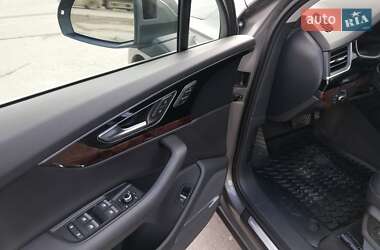 Внедорожник / Кроссовер Audi Q7 2016 в 
