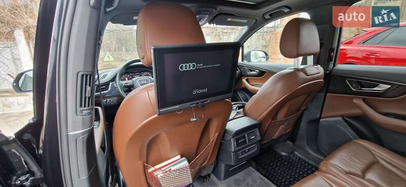 Внедорожник / Кроссовер Audi Q7 2016 в Черновцах