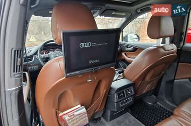 Внедорожник / Кроссовер Audi Q7 2016 в 