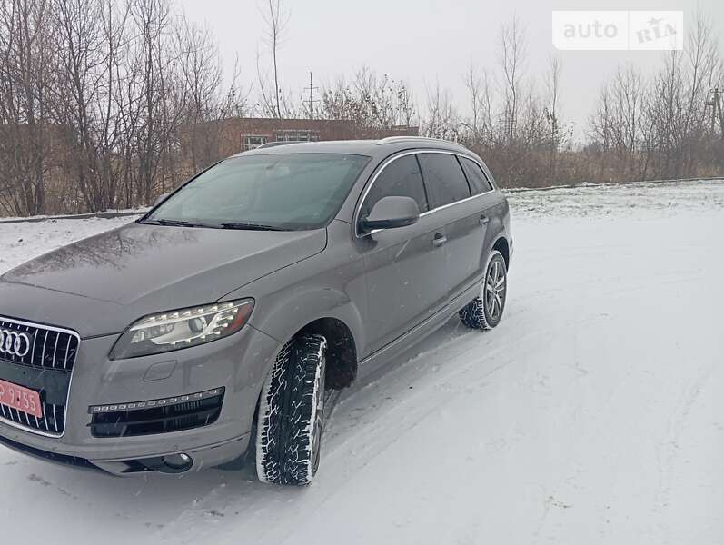 Позашляховик / Кросовер Audi Q7 2011 в Нововолинську