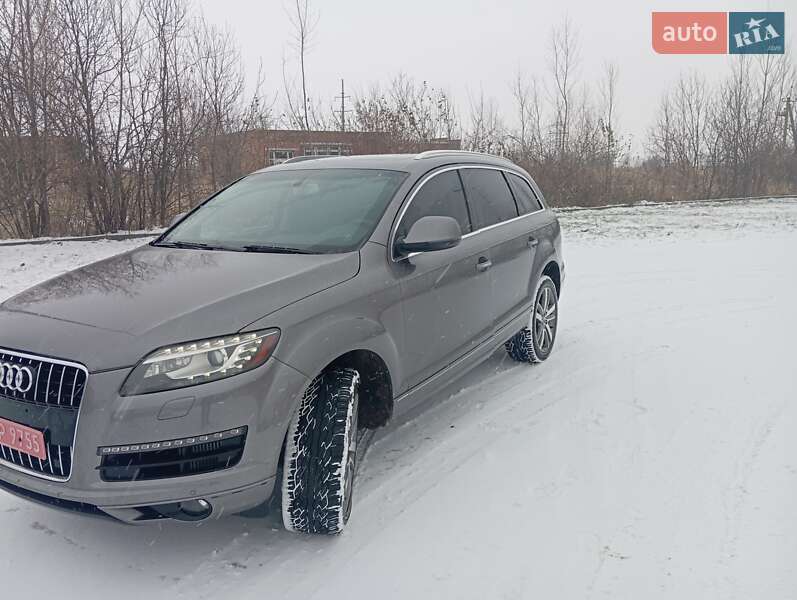 Позашляховик / Кросовер Audi Q7 2011 в Нововолинську