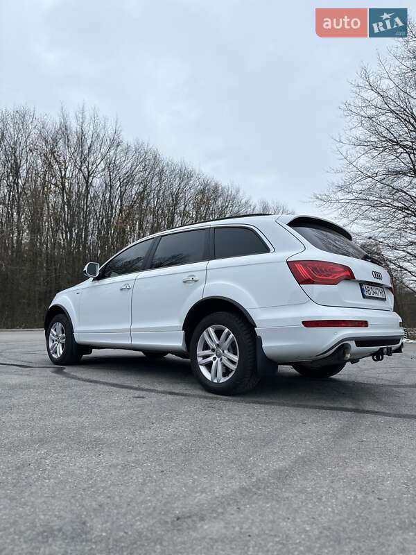 Позашляховик / Кросовер Audi Q7 2011 в Вінниці