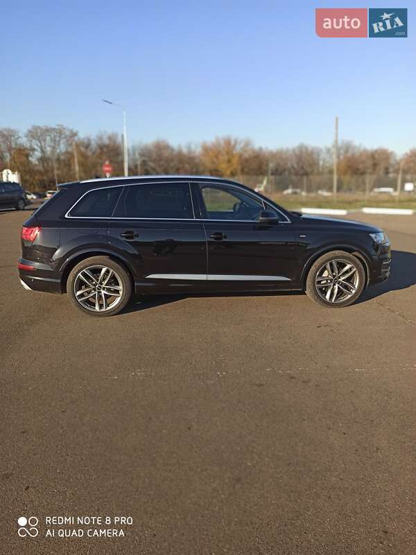Внедорожник / Кроссовер Audi Q7 2017 в Ананьеве