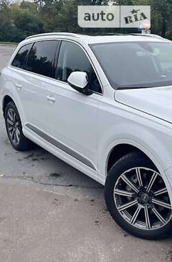 Внедорожник / Кроссовер Audi Q7 2017 в Ровно