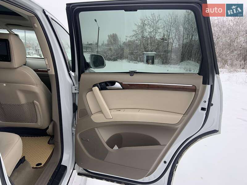 Позашляховик / Кросовер Audi Q7 2012 в Тернополі