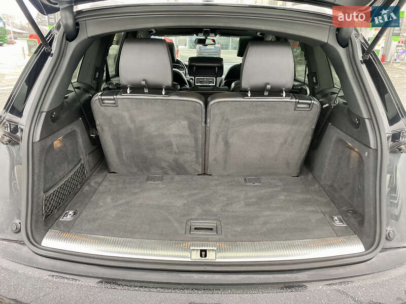 Позашляховик / Кросовер Audi Q7 2012 в Вінниці