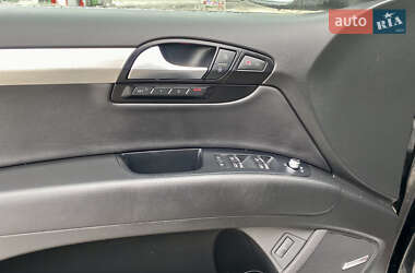 Позашляховик / Кросовер Audi Q7 2012 в 