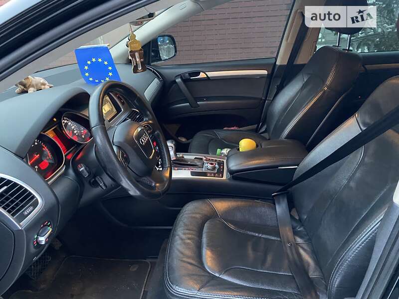 Позашляховик / Кросовер Audi Q7 2010 в Кореці