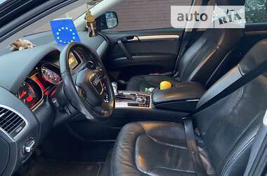 Позашляховик / Кросовер Audi Q7 2010 в 