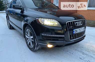 Позашляховик / Кросовер Audi Q7 2010 в 