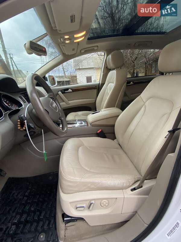 Внедорожник / Кроссовер Audi Q7 2013 в Звягеле