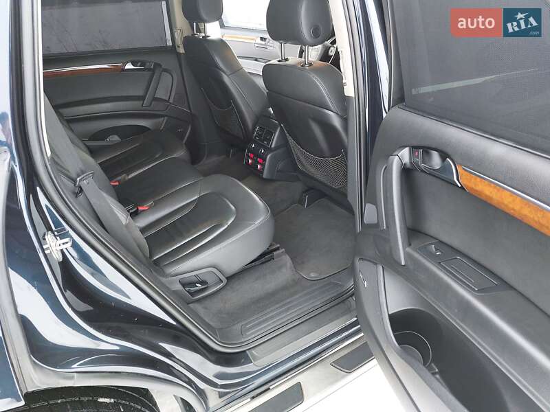 Позашляховик / Кросовер Audi Q7 2009 в Житомирі