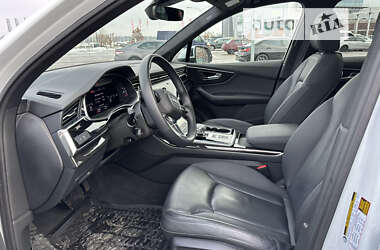 Внедорожник / Кроссовер Audi Q7 2020 в 