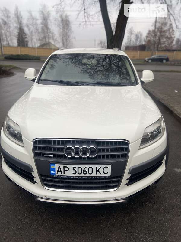 Внедорожник / Кроссовер Audi Q7 2009 в 