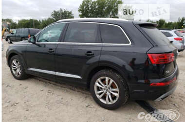 Позашляховик / Кросовер Audi Q7 2015 в 
