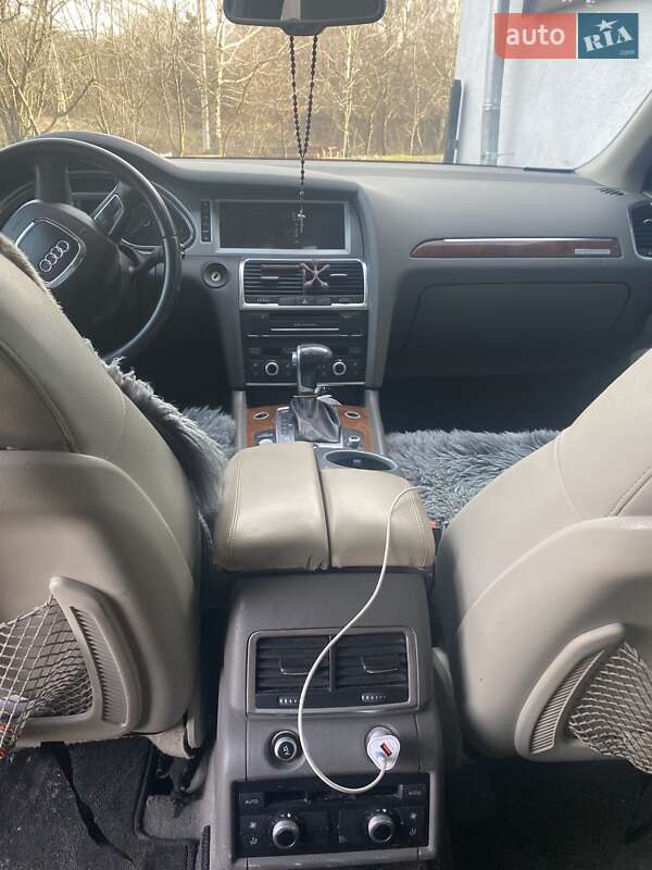 Позашляховик / Кросовер Audi Q7 2010 в Буську