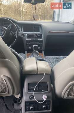 Внедорожник / Кроссовер Audi Q7 2010 в 