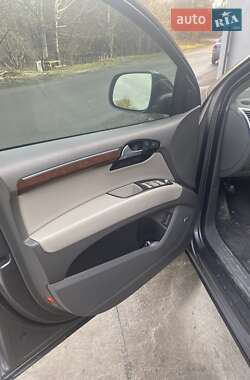 Внедорожник / Кроссовер Audi Q7 2010 в 