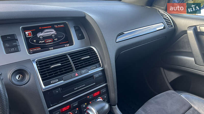 Внедорожник / Кроссовер Audi Q7 2013 в Каменец-Подольском