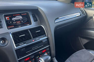 Внедорожник / Кроссовер Audi Q7 2013 в 