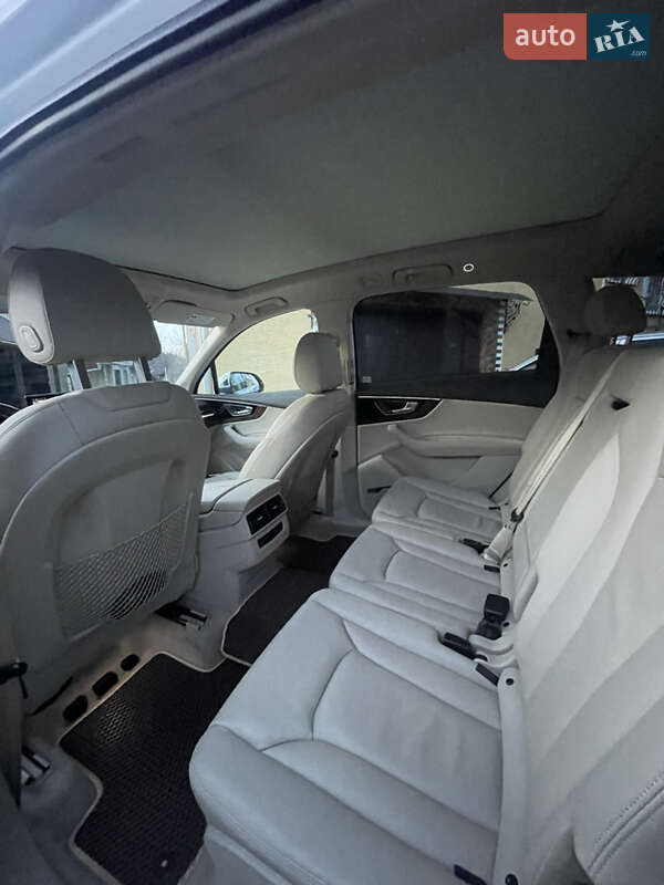 Внедорожник / Кроссовер Audi Q7 2017 в Дрогобыче