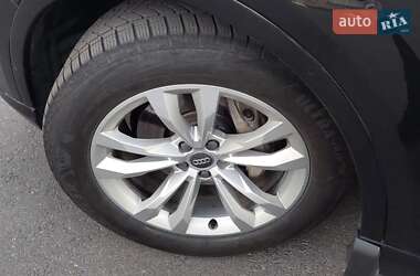 Внедорожник / Кроссовер Audi Q7 2015 в 
