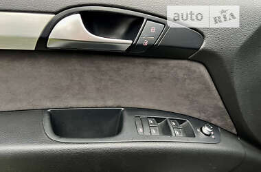 Внедорожник / Кроссовер Audi Q7 2010 в 