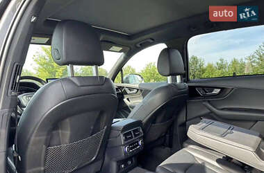 Внедорожник / Кроссовер Audi Q7 2018 в 