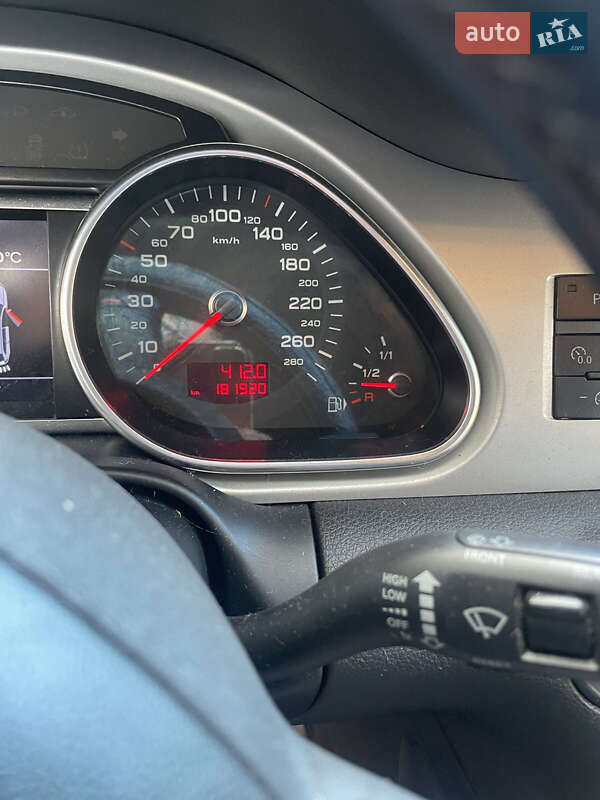 Внедорожник / Кроссовер Audi Q7 2010 в Тячеве