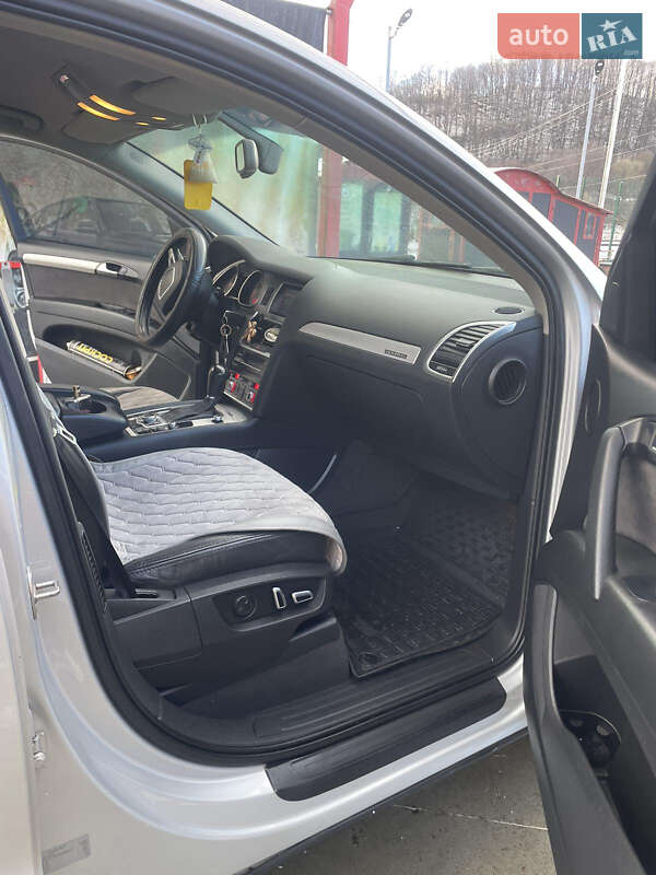 Внедорожник / Кроссовер Audi Q7 2010 в Тячеве