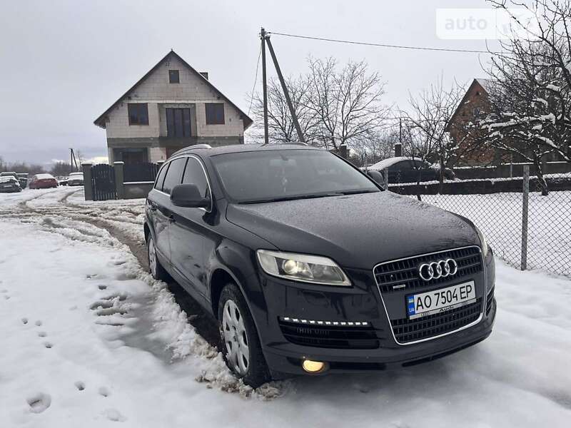 Внедорожник / Кроссовер Audi Q7 2007 в Хусте