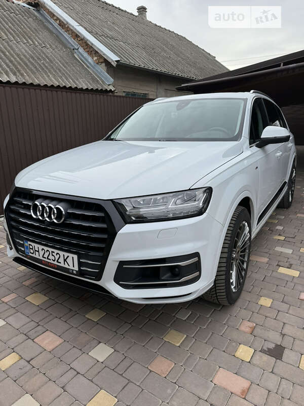 Позашляховик / Кросовер Audi Q7 2017 в Ізмаїлі