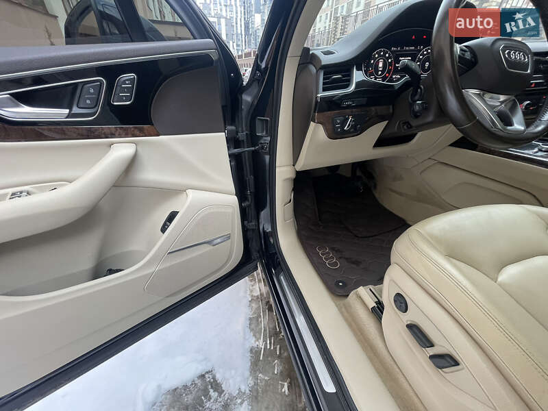 Позашляховик / Кросовер Audi Q7 2016 в Львові